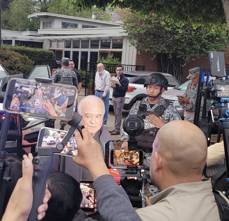 Ernesto Ruffo llega a Ensenada.