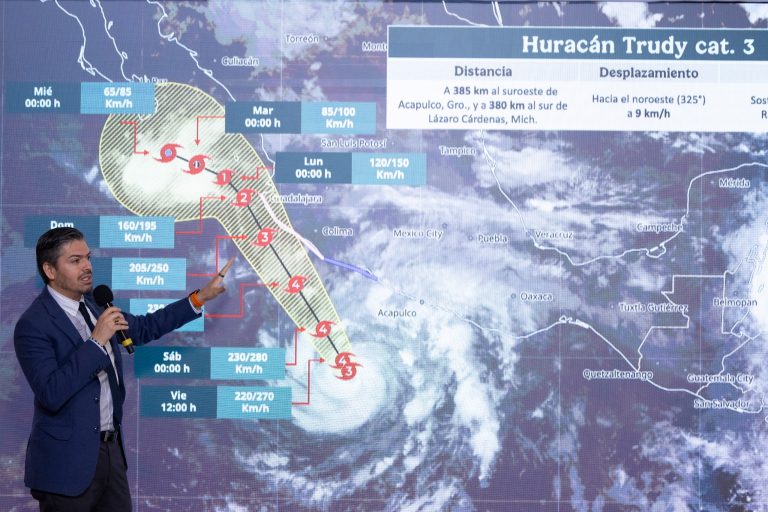 Avanza Trudy en el Pacífico