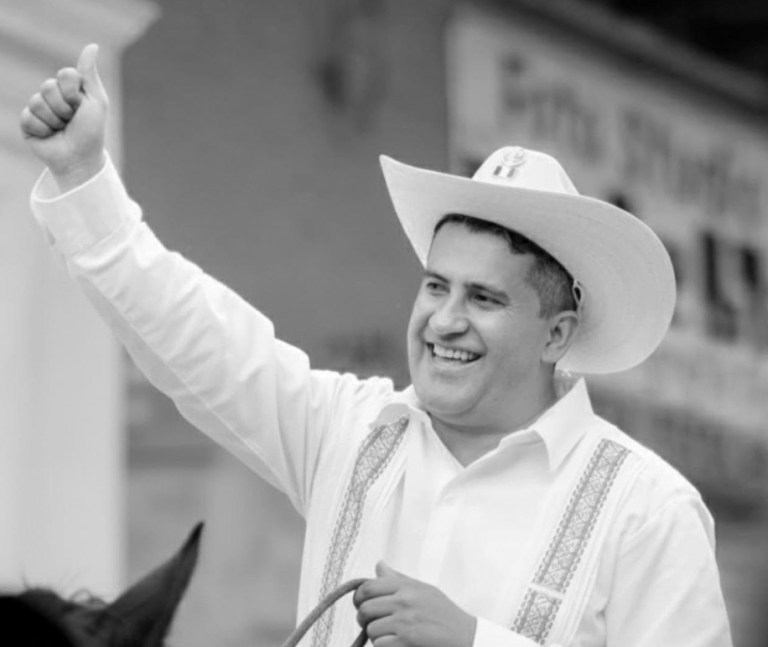 Carlos Manzo ---- La Cabeza De Ratón