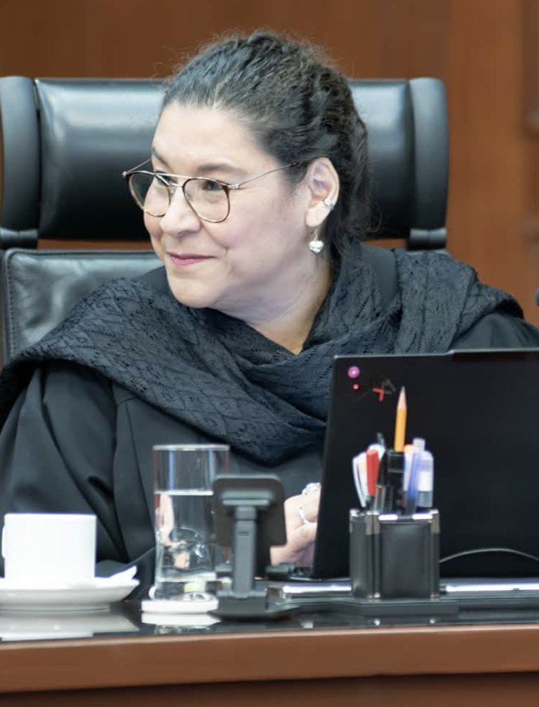 Lenia Batres
