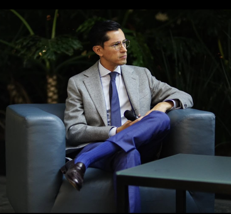 Roberto Velasco, canciller mexicano.   La Cabeza De Ratón
