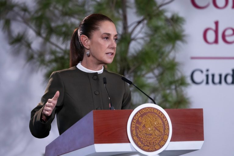 La Presidenta calificó de oportunistas a quienes hacen uso político de protestas del IMSS.