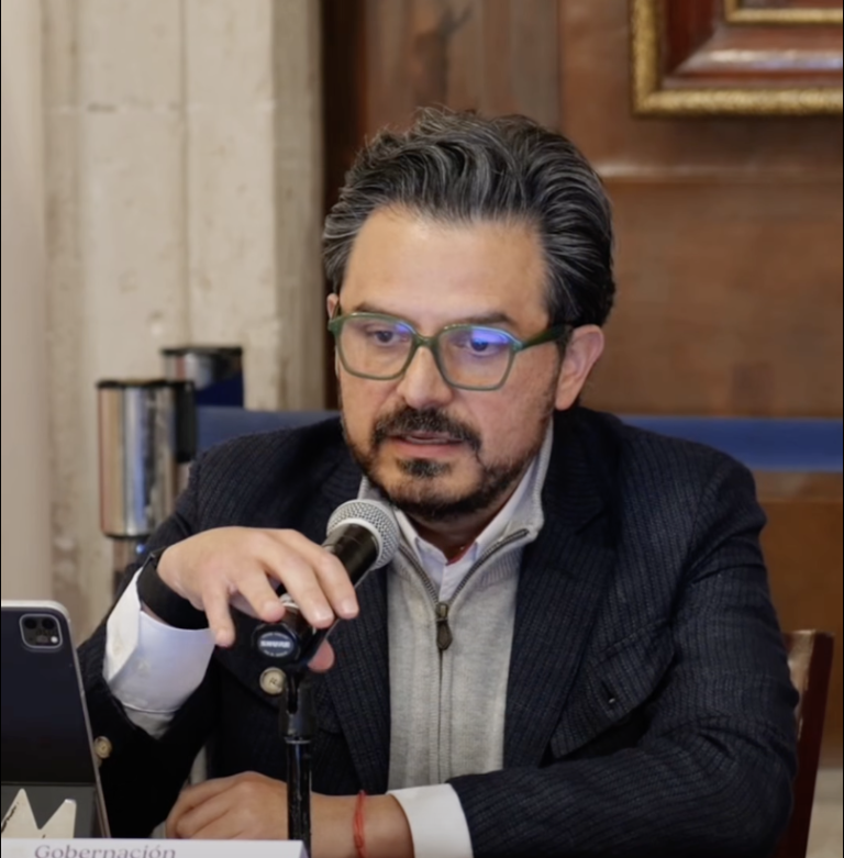 Zoe Robledo.   La Cabeza De Ratón